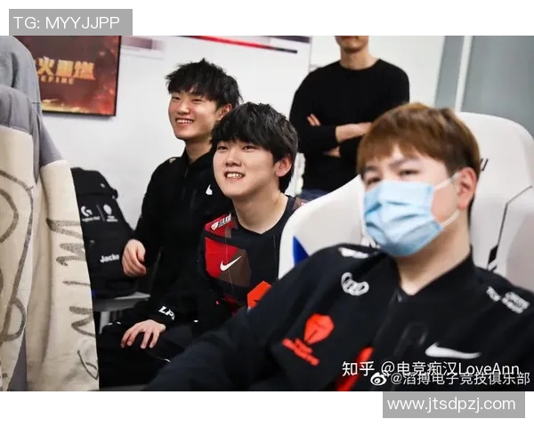 独家解析TES战队在S15英雄联盟赛季中的表现与状态对比分析